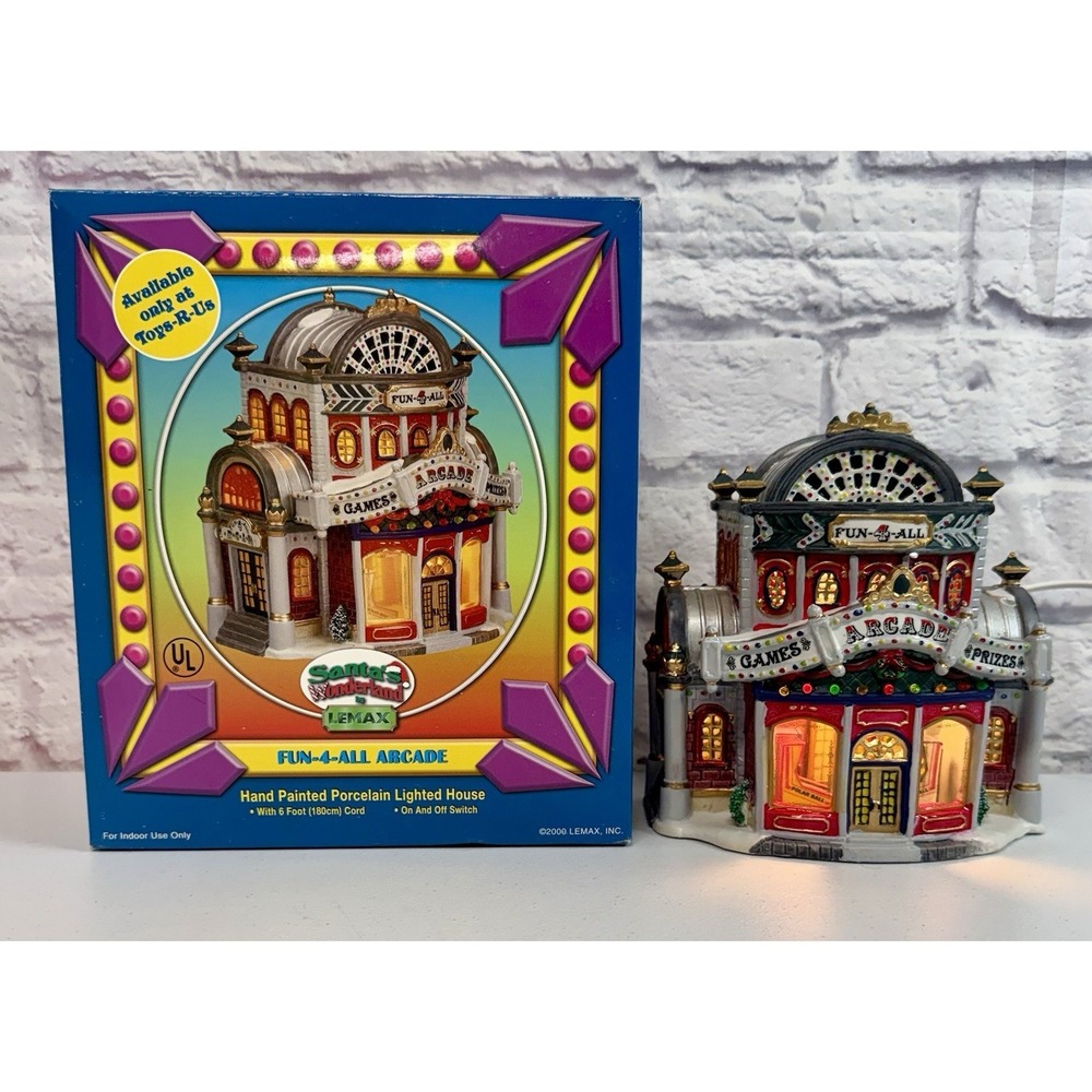 Lemax Arcade Santa's Wonderland Fun-4-All Arcade Toys R Us Exclusive MINT!